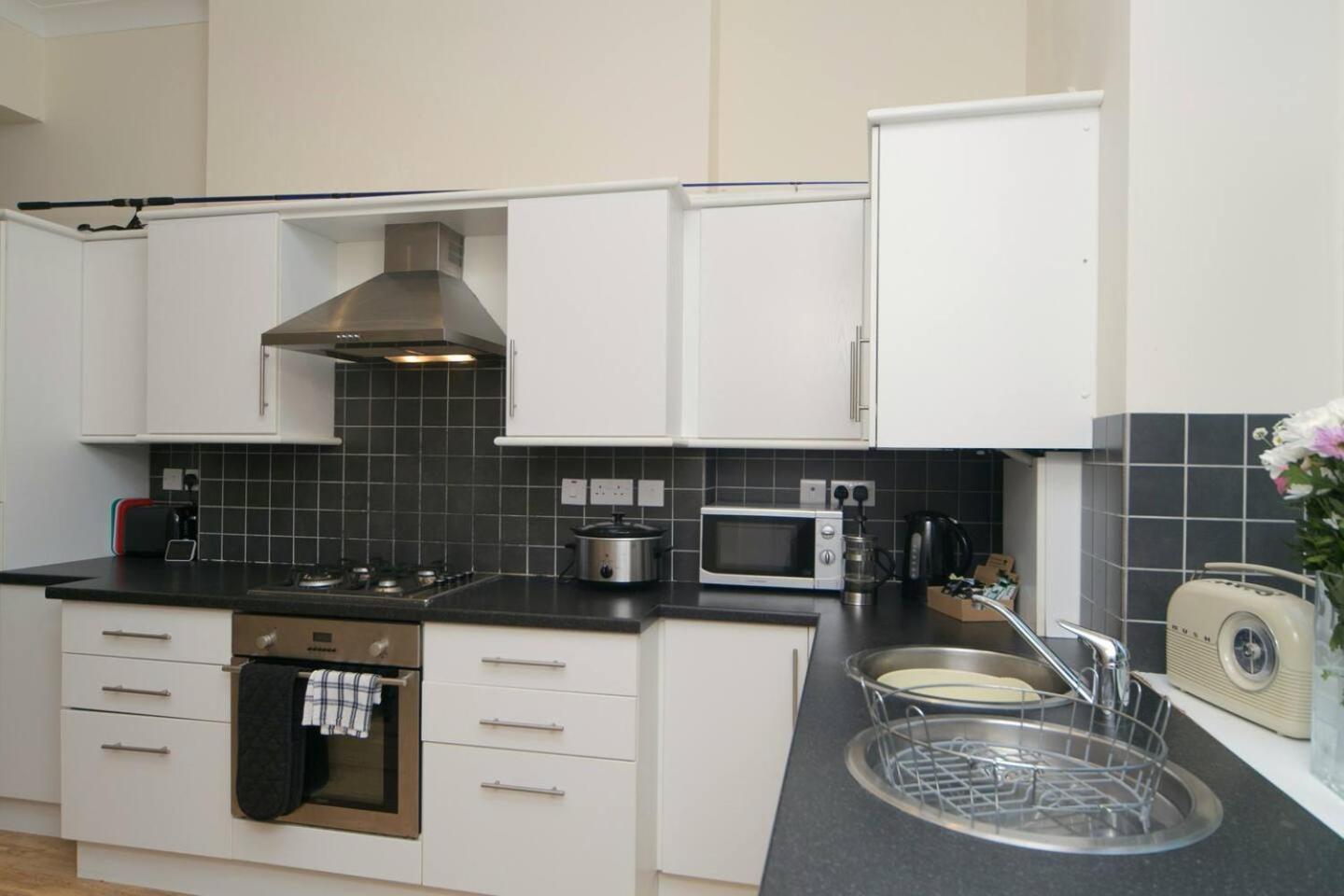 Pass The Keys Hafan Stylish 2 Bedroom Sea View Apartment プスヘリ エクステリア 写真