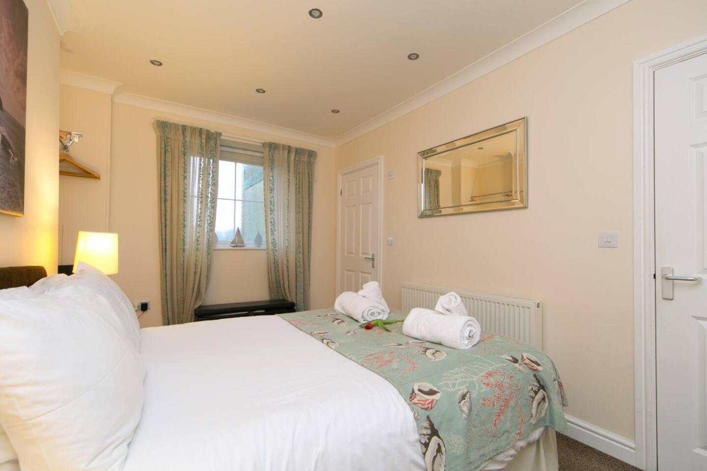 Pass The Keys Hafan Stylish 2 Bedroom Sea View Apartment プスヘリ エクステリア 写真