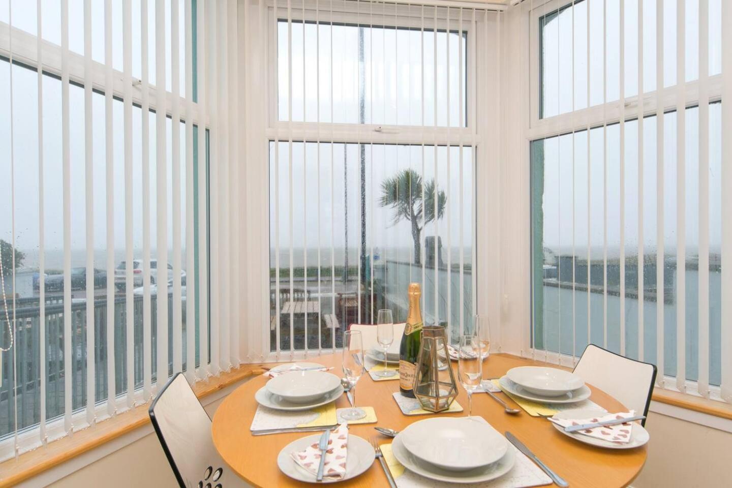 Pass The Keys Hafan Stylish 2 Bedroom Sea View Apartment プスヘリ エクステリア 写真