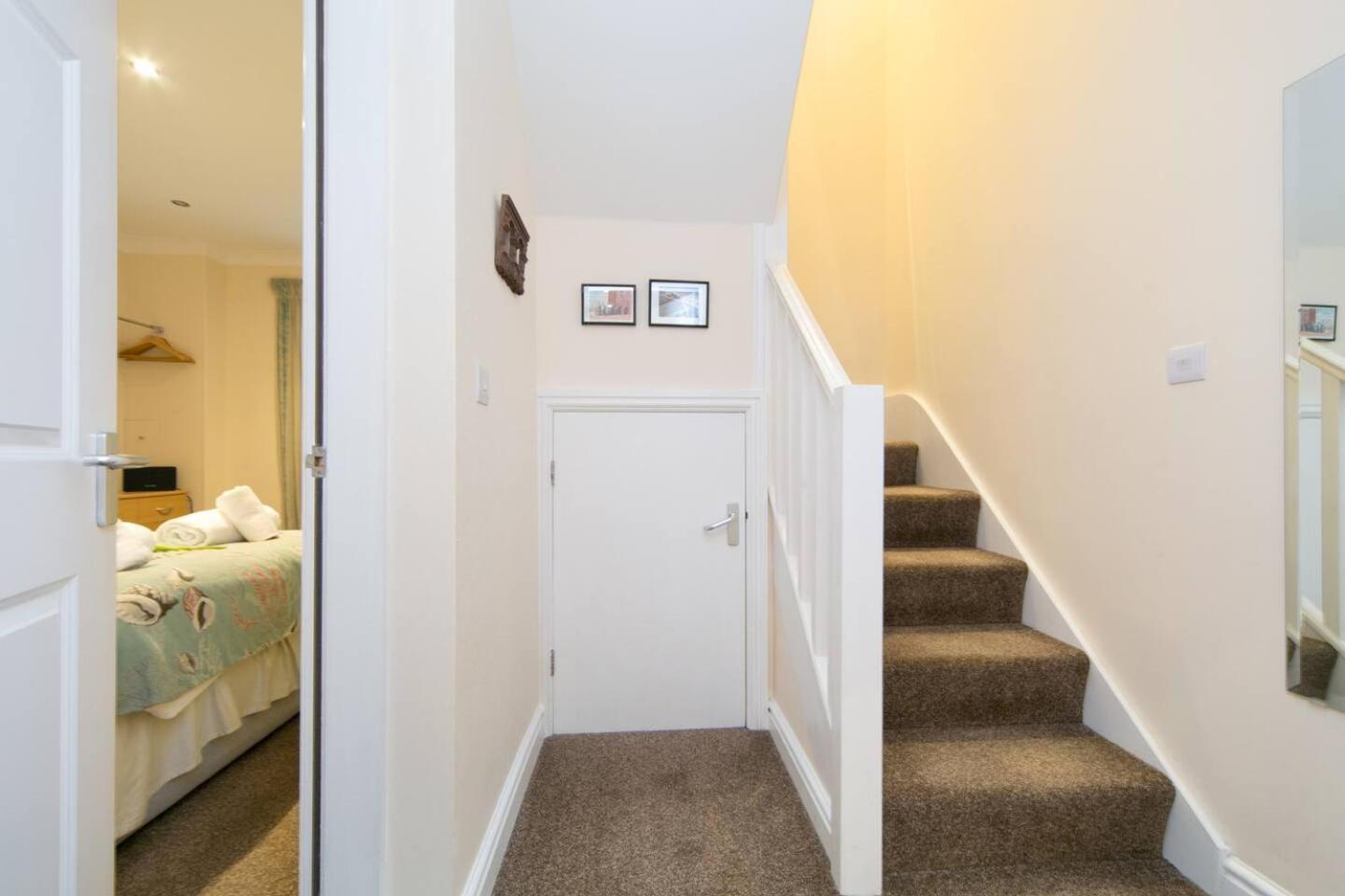 Pass The Keys Hafan Stylish 2 Bedroom Sea View Apartment プスヘリ エクステリア 写真